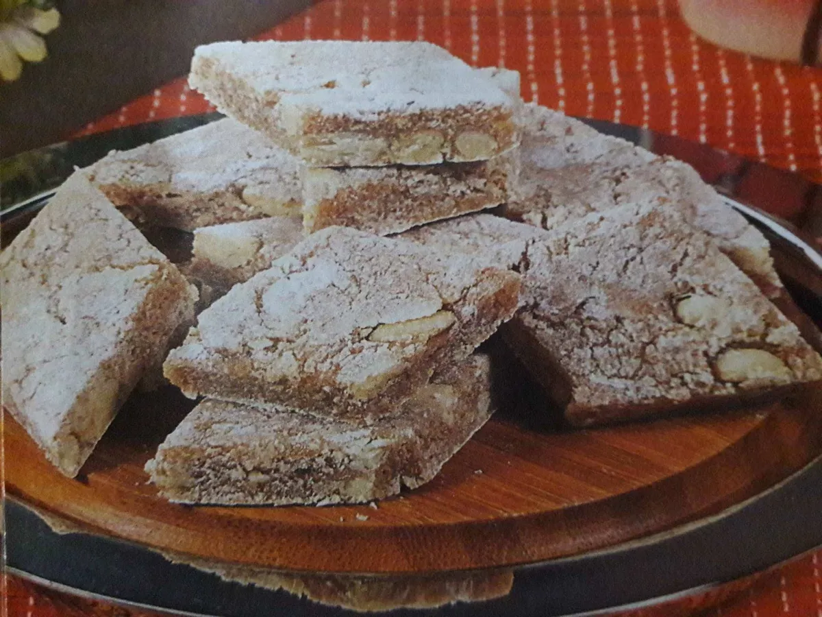 Alcomonias