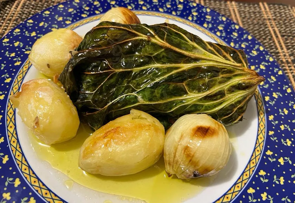 Bacalhau assado na couve