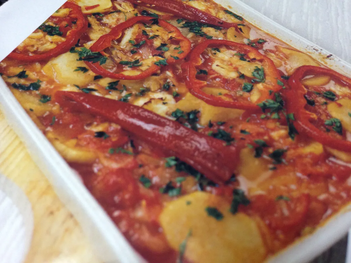 Bacalhau no tabuleiro à Biscainha