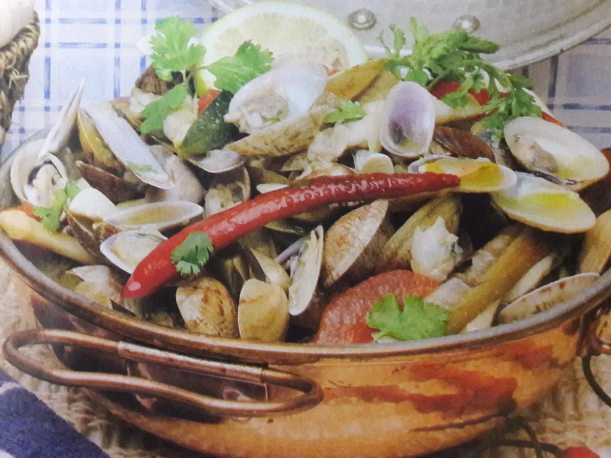 Cataplana de Bivalves