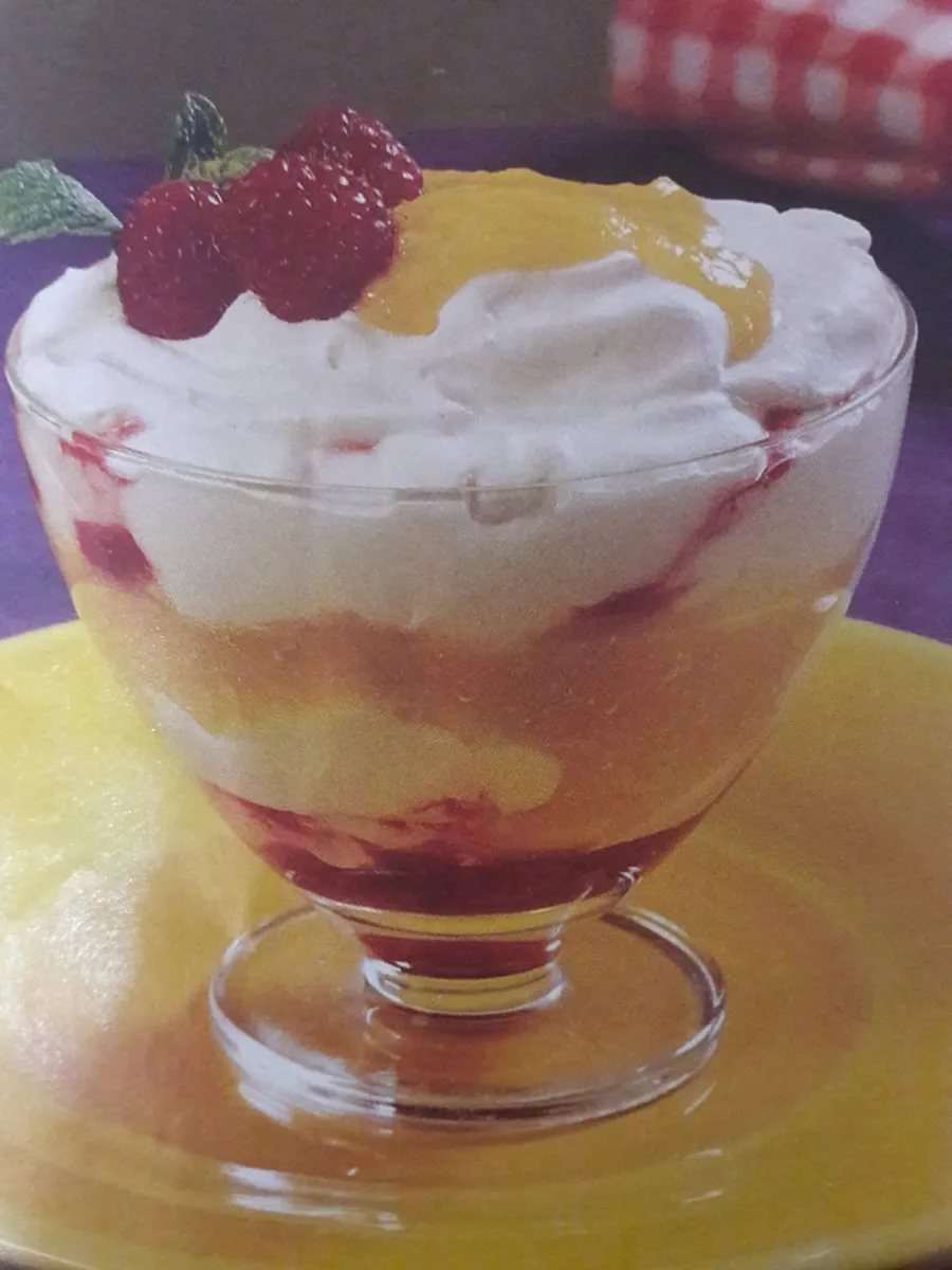 Creme de fruta com natas