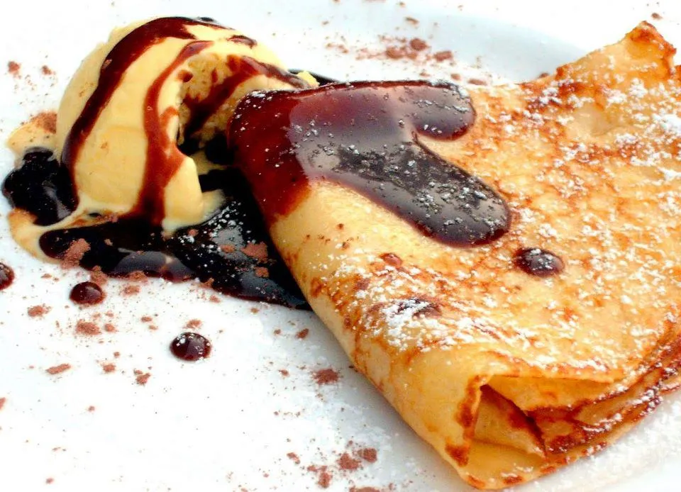 Crepes com baunilha e chocolate
