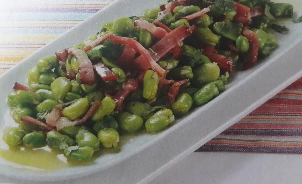 Favinhas com Bacon Frito