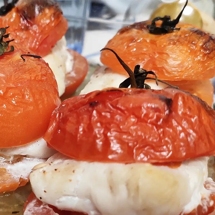 Medalhôes de pescada com tomate