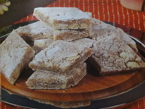Alcomonias