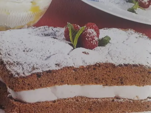 Bolo de Alfarroba e Chocolate