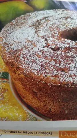 Bolo de Citrinos e Pinhões