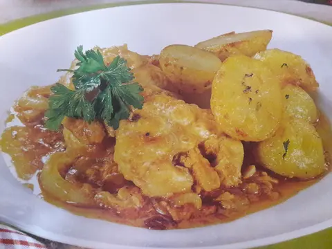 Cação com tomatada