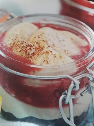 Delícia de queijo e morango