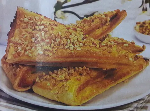 Folhados de amêndoa
