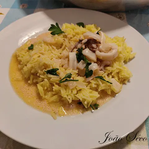 Lulas com Arroz de Caril