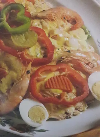 Maionese de Salmão com camarões à oriental