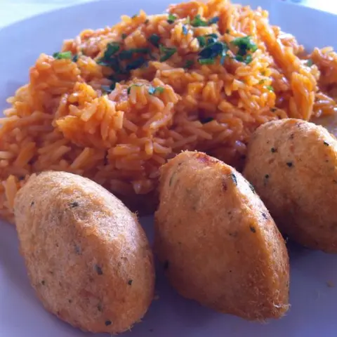 Pastéis de Bacalhau com Arroz de Tomate