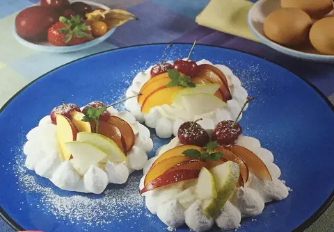 Pavlovas com fruta
