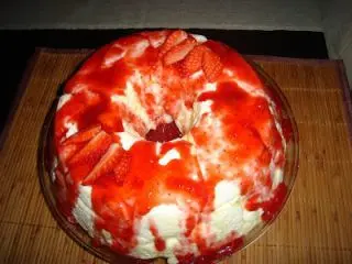 Pudim de Claras com Top de Morango