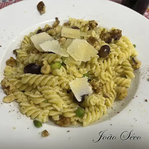 Salada Quente de Fusilli