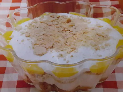 Taça de natas e bolacha