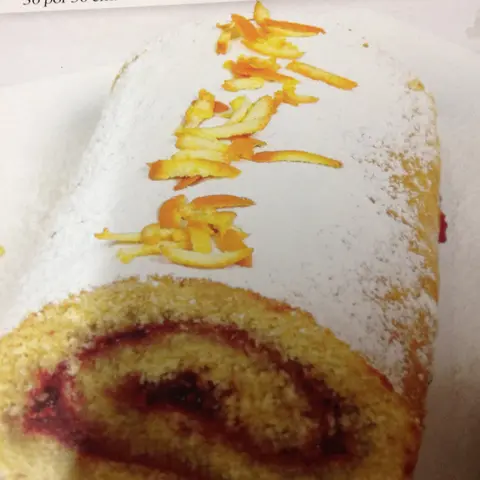 Torta de Laranja Recheada com Framboesa