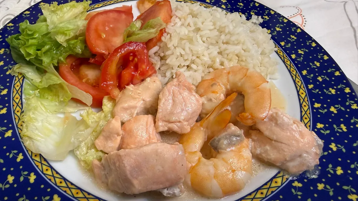 Timbale de Salmão com Camarões