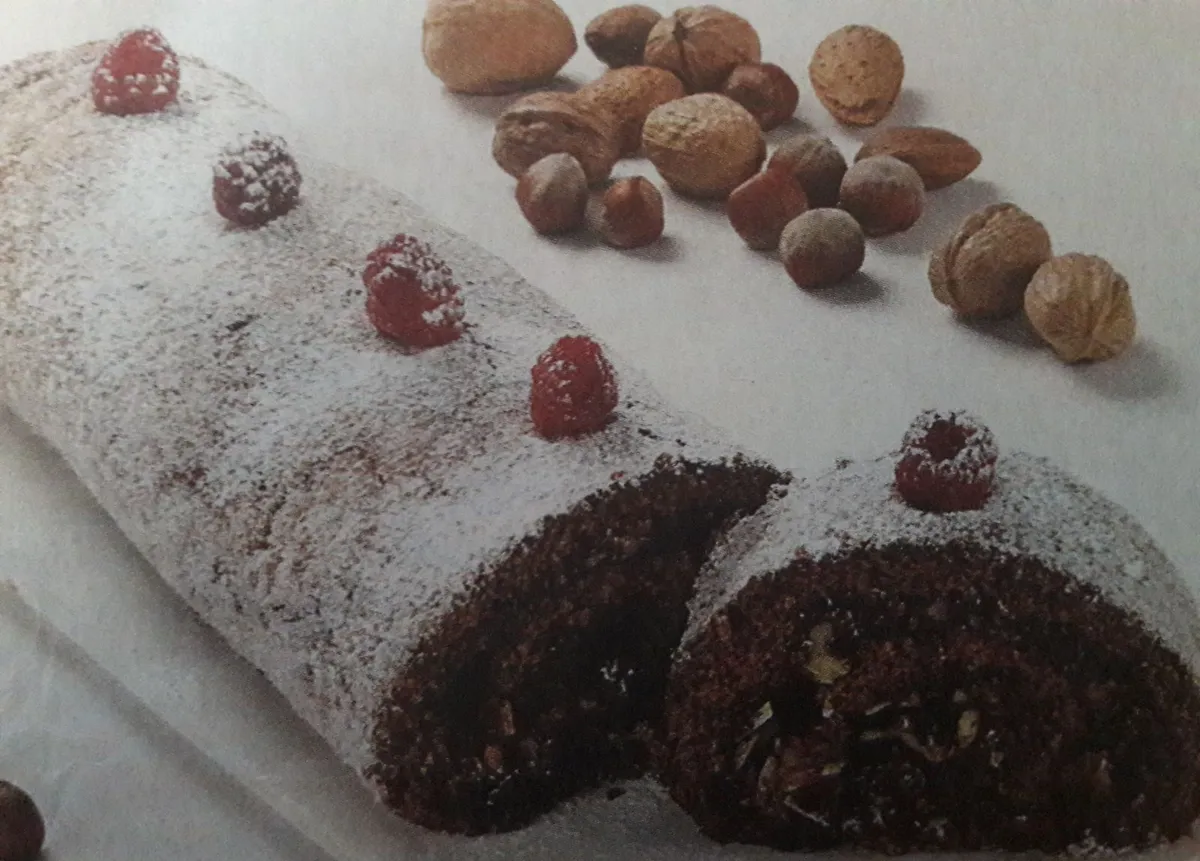 Torta de chocolate com frutos secos